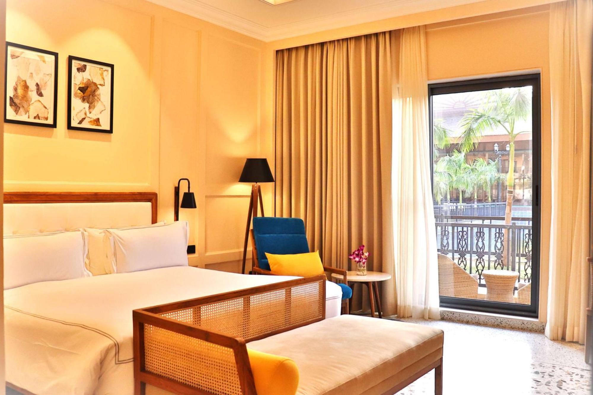 Radisson Blu Plaza Resort & Convention Centre Karjat Exteriör bild Deluxe Room