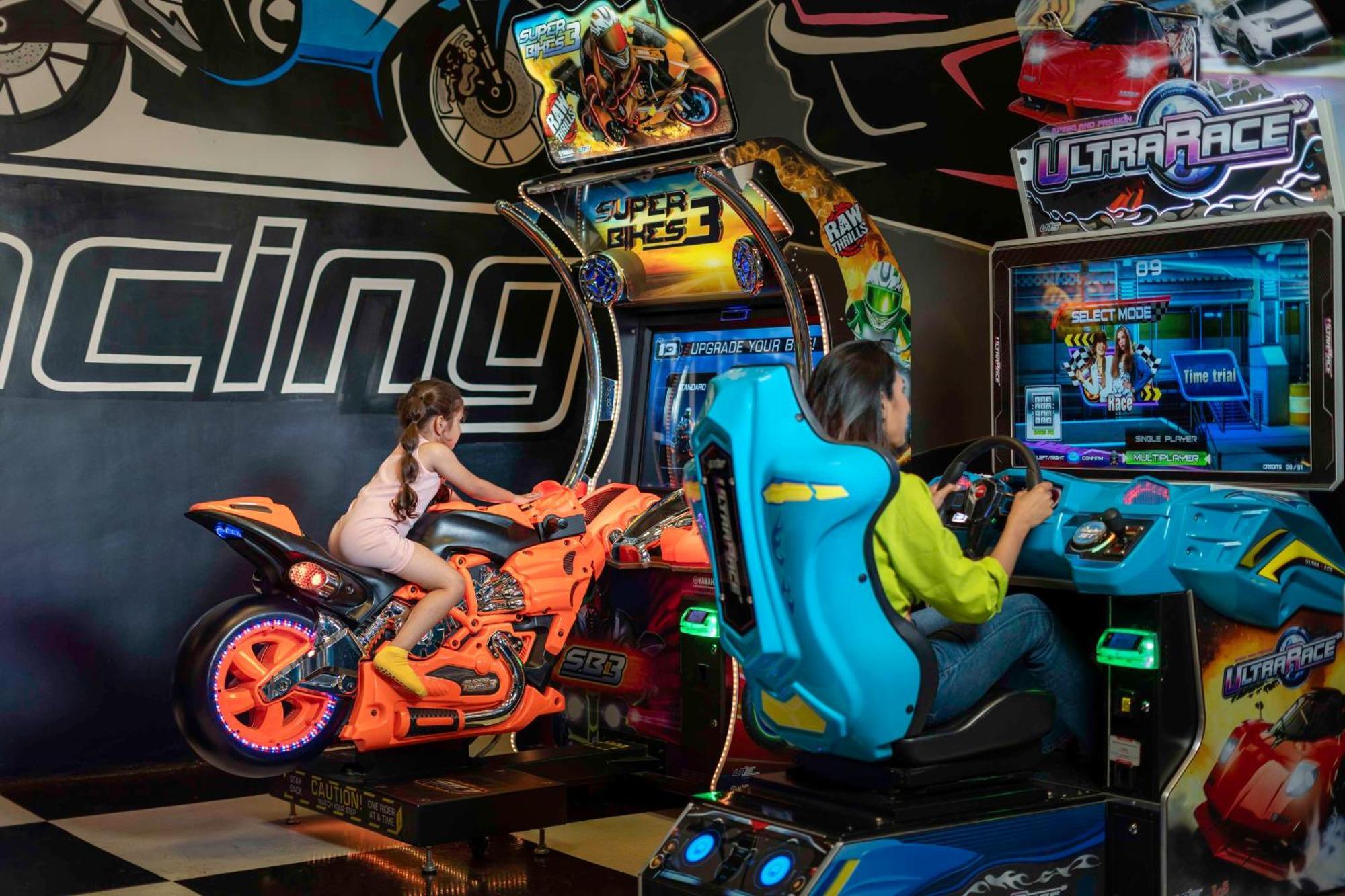 Radisson Blu Plaza Resort & Convention Centre Karjat Exteriör bild Arcade racing games