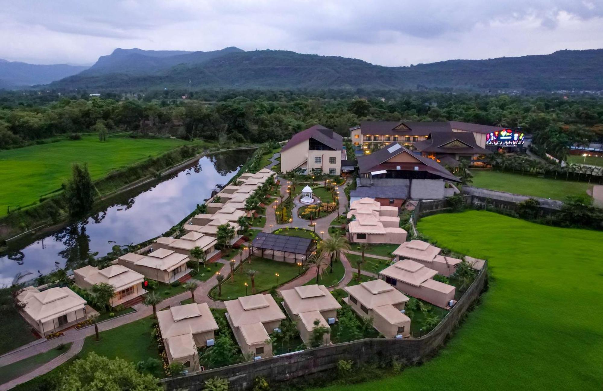 Radisson Blu Plaza Resort & Convention Centre Karjat Exteriör bild The Village at the Village