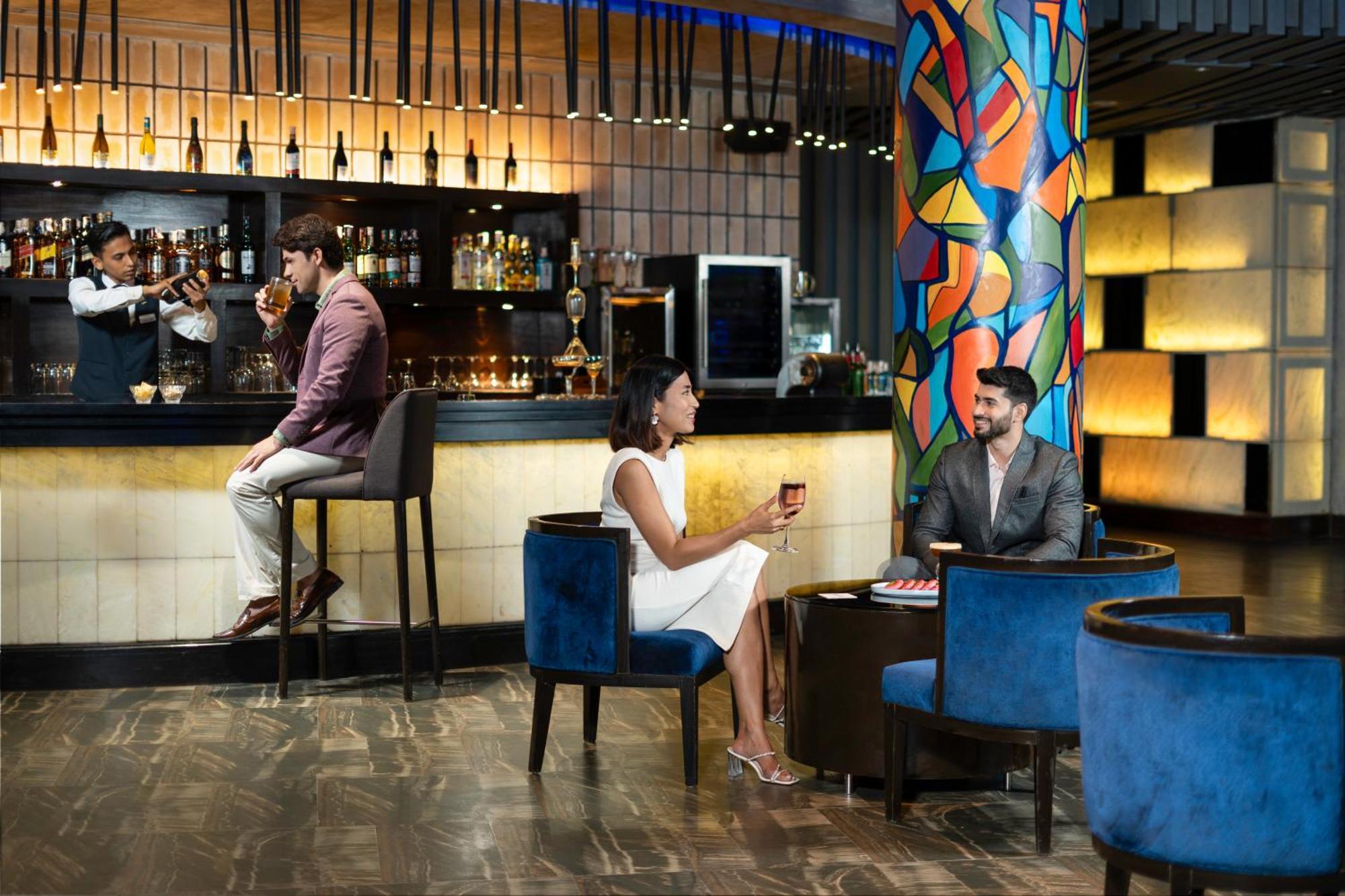 Radisson Blu Plaza Resort & Convention Centre Karjat Exteriör bild The Bar