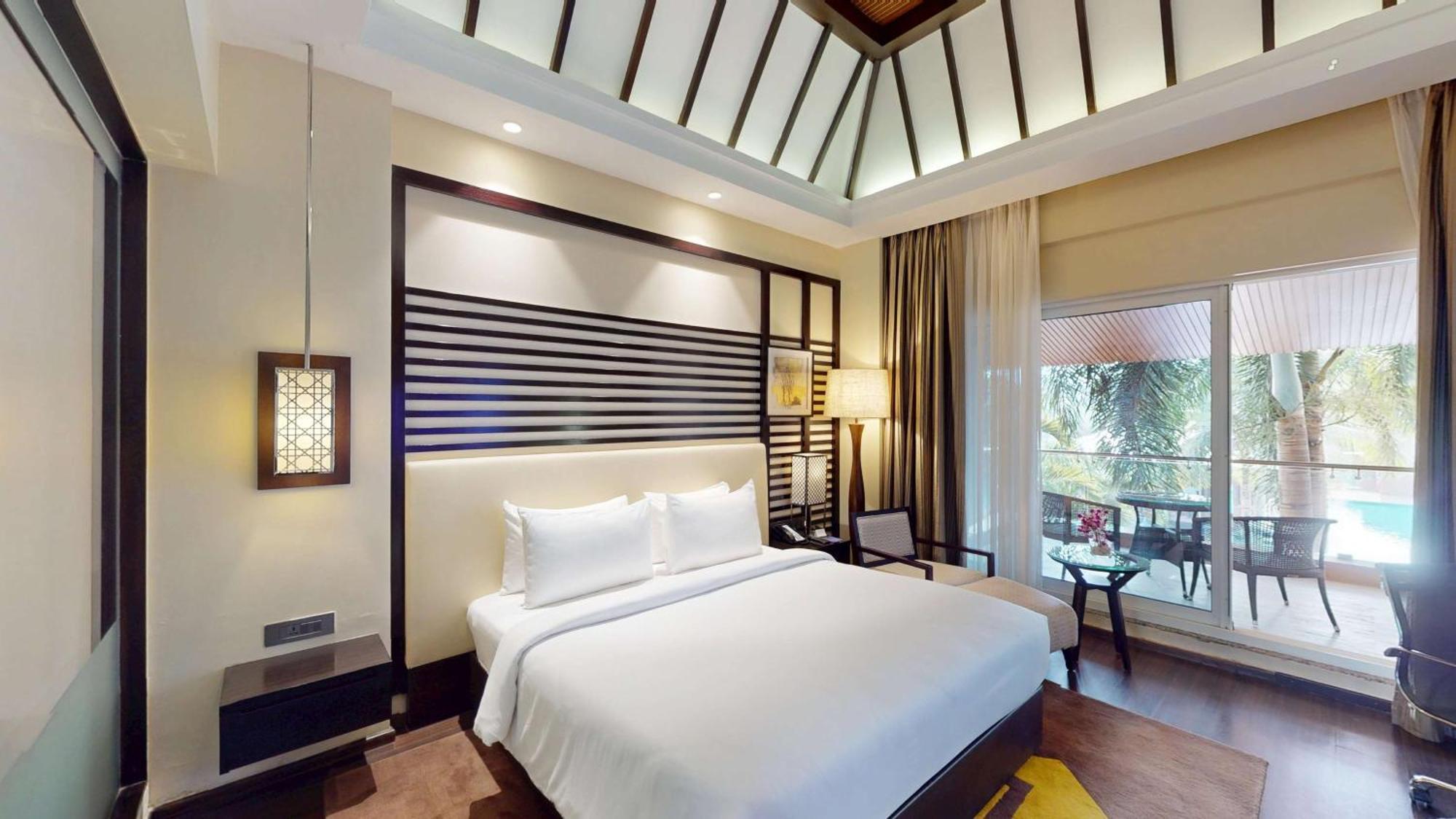 Radisson Blu Plaza Resort & Convention Centre Karjat Exteriör bild